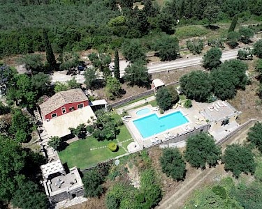 Fundana Villas Corfu van bovenaf