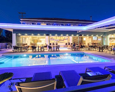 Appartementen Albatros Zakynthos by night