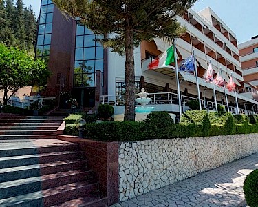 Hotel New York Albanië voorkant