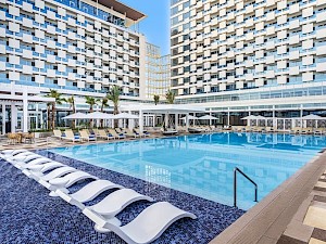 Rixos Gulf Doha Qatar zwembad