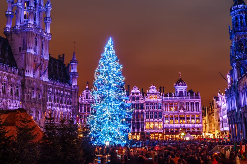 Kerstshoppen in Brussel kerstboom bij Grand Place