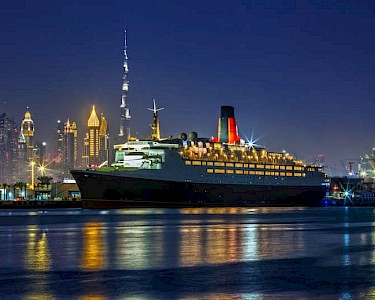 Queen Elizabeth 2 Hotel Dubai buitenkant