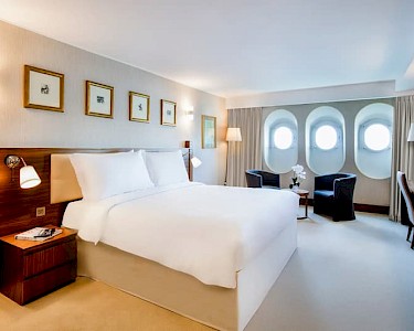 Queen Elizabeth 2 Hotel Dubai dubbel room
