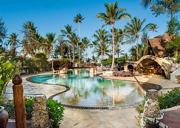Jaz Amaluna Beach Resort Zanzibar zwembad