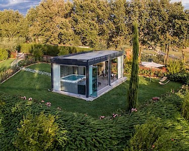 Agriturismo Il Melograno Umbrië jacuzzi van bovenaf