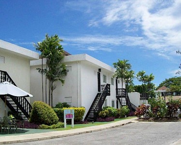 Plum Tree Club on Rockley Golf Course tuin