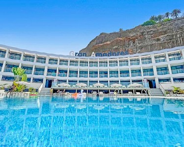 Gran Amadores Gran Canaria zwembad en gebouw