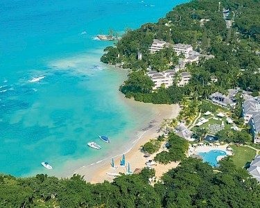 Couples Sans Souci Jamaica strand