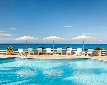 Couples Sans Souci Jamaica zwembad met uitzicht