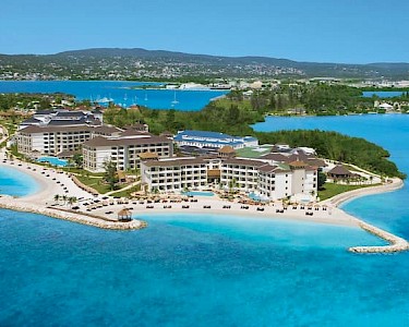 Hotel Secrets Wild Orchid Jamaica van bovenaf