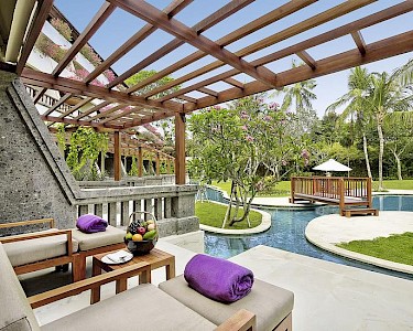 Nusa Dua Beach Bali swim-up