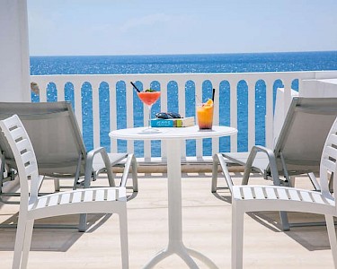 Sunshine Hotel Santorini balkon met uitzicht