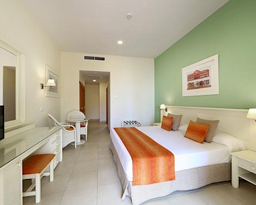 Bahia Principe Sunlight Costa Adeje Tenerife slaapkamer