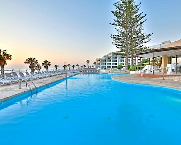 Doubletree by Hilton Malta zwembad