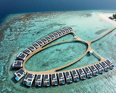 ROBINSON MALDIVES villas van bovenaf
