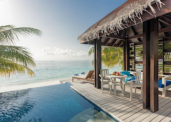 Bandos Maldives villa met zwembad aan zee