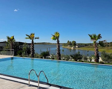 Lumeris Suites & Spa Albanië zwembad