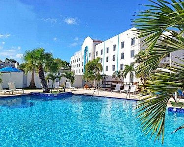 Tryp by Wyndham Aruba zwembad