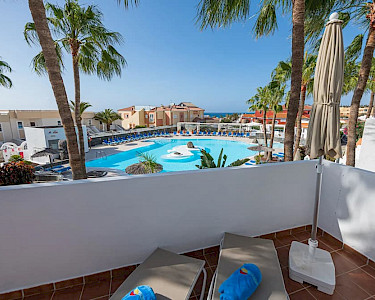 Bahia Calma Beach Fuerteventura uitzicht op het zwembad