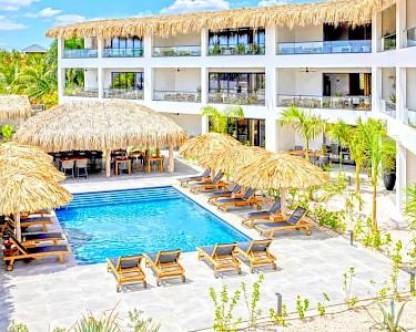 Belnem House Bonaire zwembad