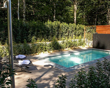 De Thijmse Berg tuin met zwembad