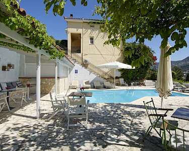 Huize Odyssey Ithaki tuin
