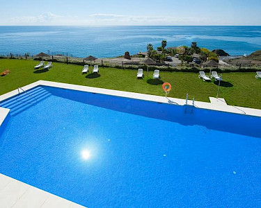 Olee Nerja Holiday Rental zwembad