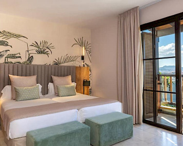 Hotel Suite Villa Maria Tenerife slaapkamer met uitzicht