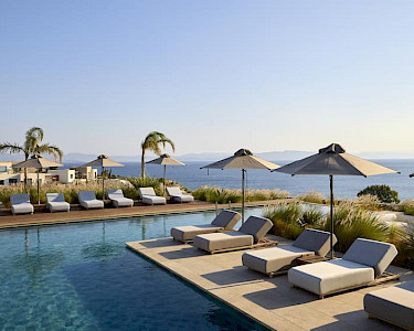 Koia All-Suite Wellbeing Resort Kos ligbedden met uitzicht