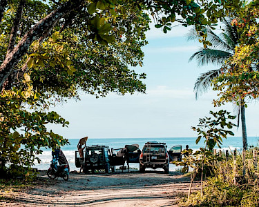 Costa Rica Nomads surf vibe
