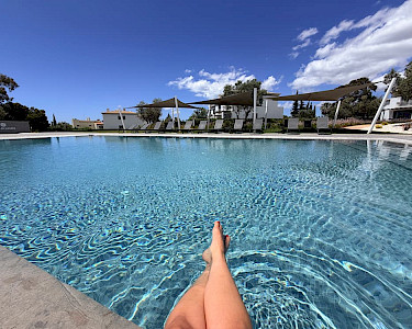 Quinta do Algarvio Village Portugal benen in het verwarmde zwembad