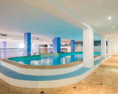 Hotel Mirachoro Carvoeiro Algarve Portugal binnenzwembad