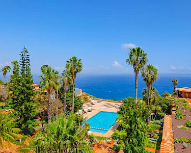 Quinta Splendida Wellness & Botanical Garden Madeira tuin met zwembad