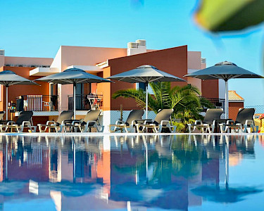 Vitors Village Algarve Portugal zwembad met terras