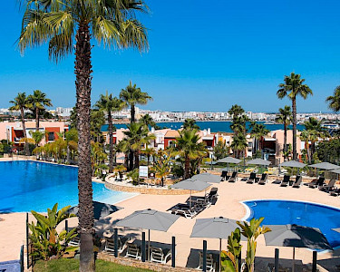 Vitors Village Algarve Portugal  zwembad met uitzicht