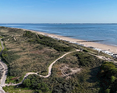 Strandhotel Westduin Zeeland pad naar strand
