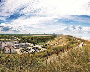 Strandhotel Westduin Zeeland van bovenaf