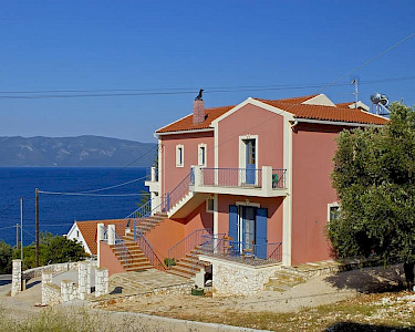 Huize Georgia Kefalonia buitenkant met uitzicht
