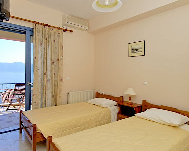 Huize Georgia Kefalonia slaapkamer met uitzicht