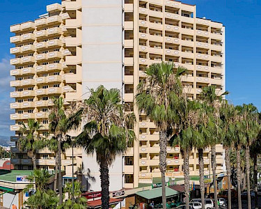 Teneguia Tenerife gebouw aan de buitenkant