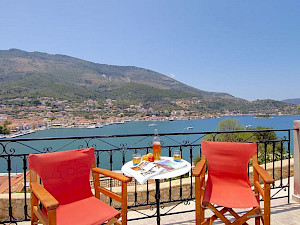Huize Lykithes Ithaka uitzicht vanaf het balkon