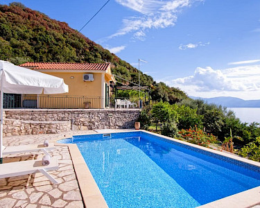 Villa Piso Aetos View Ithaki zwembad