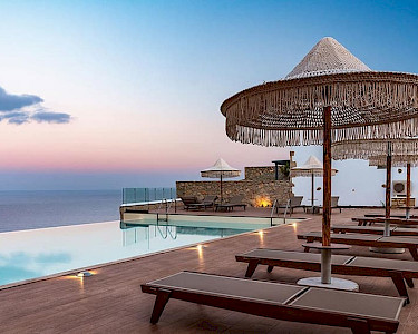 Sophid Wellness Suites Karpathos avond