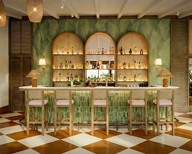 DoubleTree by Hilton Curaçao artist impression bar