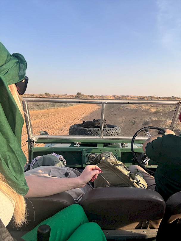 Nienke in de woestijn in Dubai