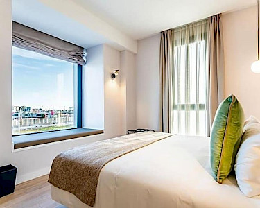 Malaga Vibes in Spanje: slaapkamer met uitzicht