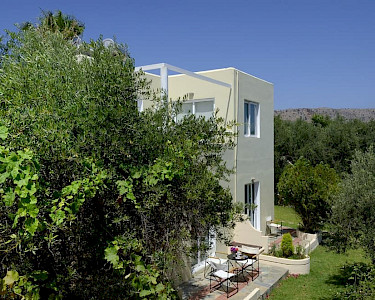 Huize Artemis Kreta groene tuin