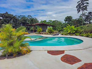 Confort Arenal Costa Rica zwembad in de tuin
