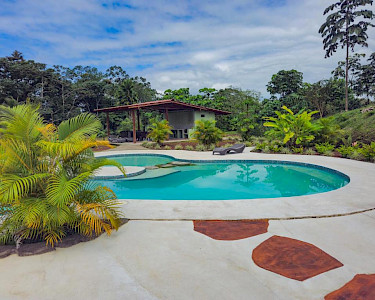 Confort Arenal Costa Rica zwembad in de tuin
