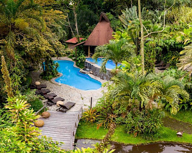 Lost Iguana Resort en Spa Costa Rica zwembad in de tuin